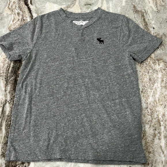Abercrombie Kids • T-Shirt • Gray • Size 7/8 - Picture 2 of 5